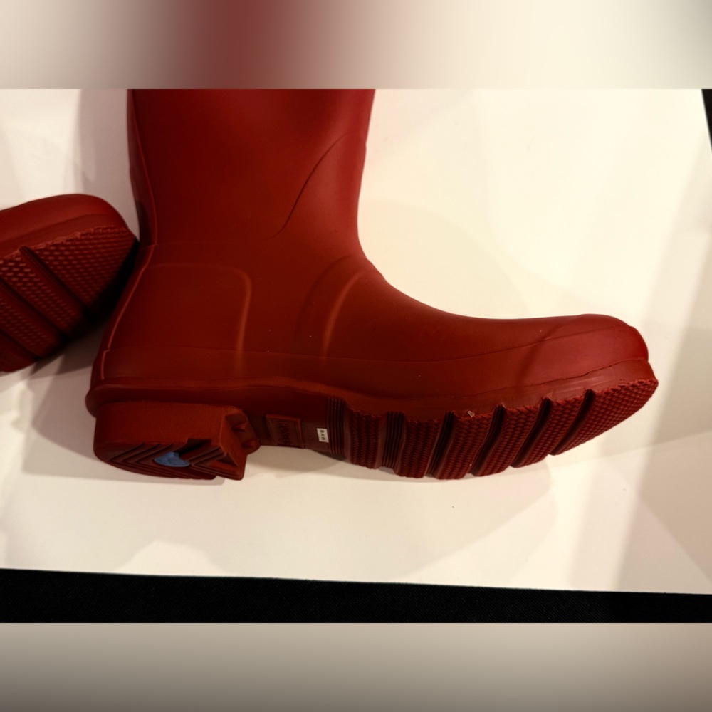 Hunter Women's Bold Red Rain Boots - Picture 6 of 12
